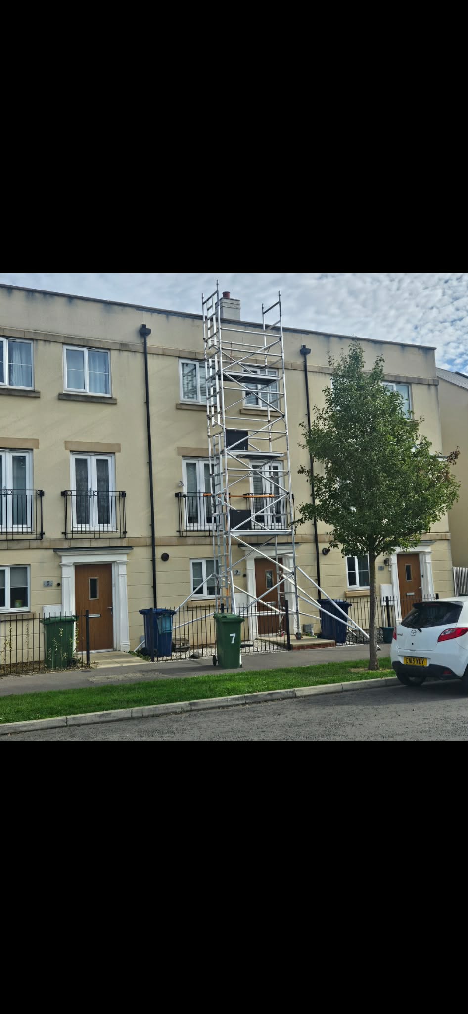 Professional exterior cleaning equipment — mobile scaffold tower